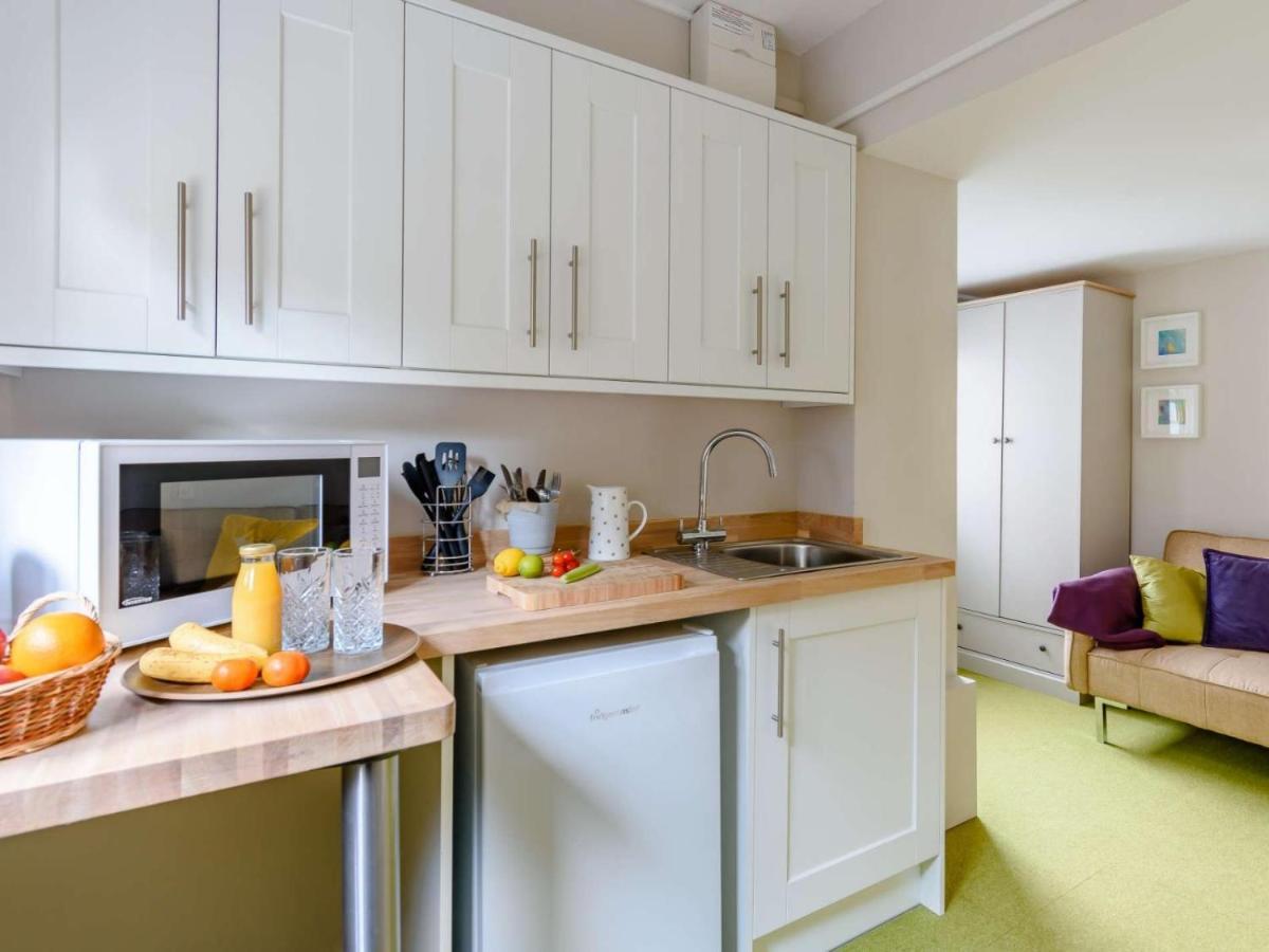 Claridge House Bed & Breakfast Lingfield Ngoại thất bức ảnh