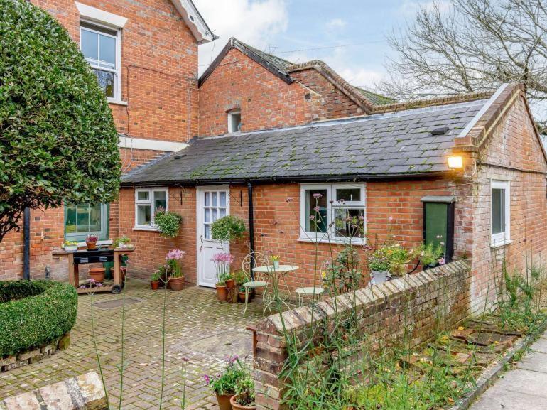 Claridge House Bed & Breakfast Lingfield Ngoại thất bức ảnh