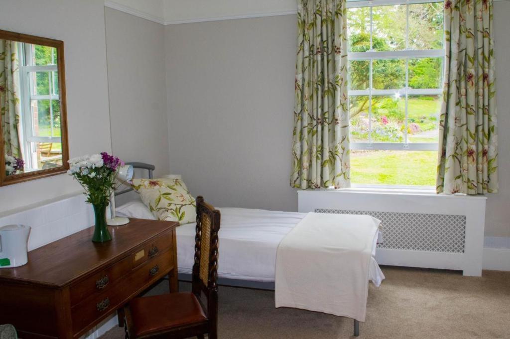 Claridge House Bed & Breakfast Lingfield Ngoại thất bức ảnh