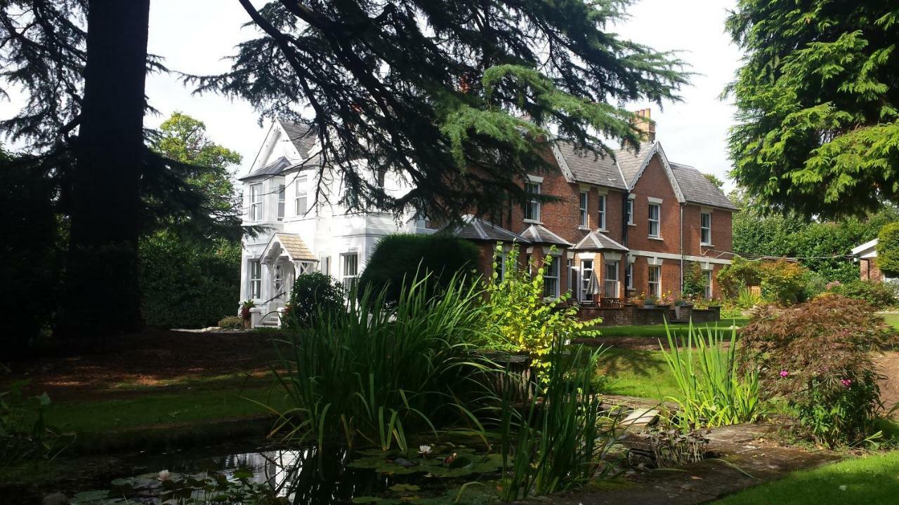 Claridge House Bed & Breakfast Lingfield Ngoại thất bức ảnh